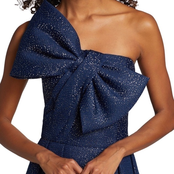 Teri Jon By Rickie Freeman Asymmetric Bow Metallic Sparkle Jacquard Maxi Gown - Picture 4 of 13